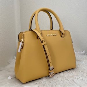 Firm ✨Michael Kors IDINA satchel bag